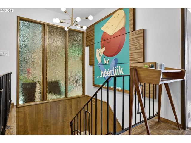 4308 Sw CHESAPEAK Ave, Portland, OR 97239