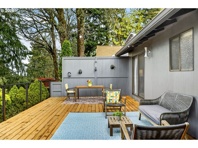 4308 Sw CHESAPEAK Ave, Portland, OR 97239