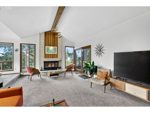 4308 Sw CHESAPEAK Ave, Portland, OR 97239