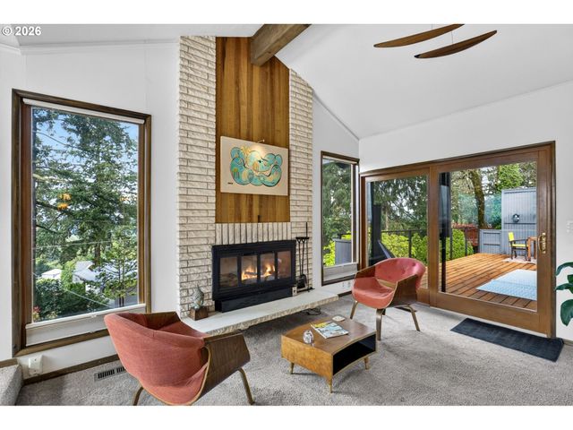 4308 Sw CHESAPEAK Ave, Portland, OR 97239