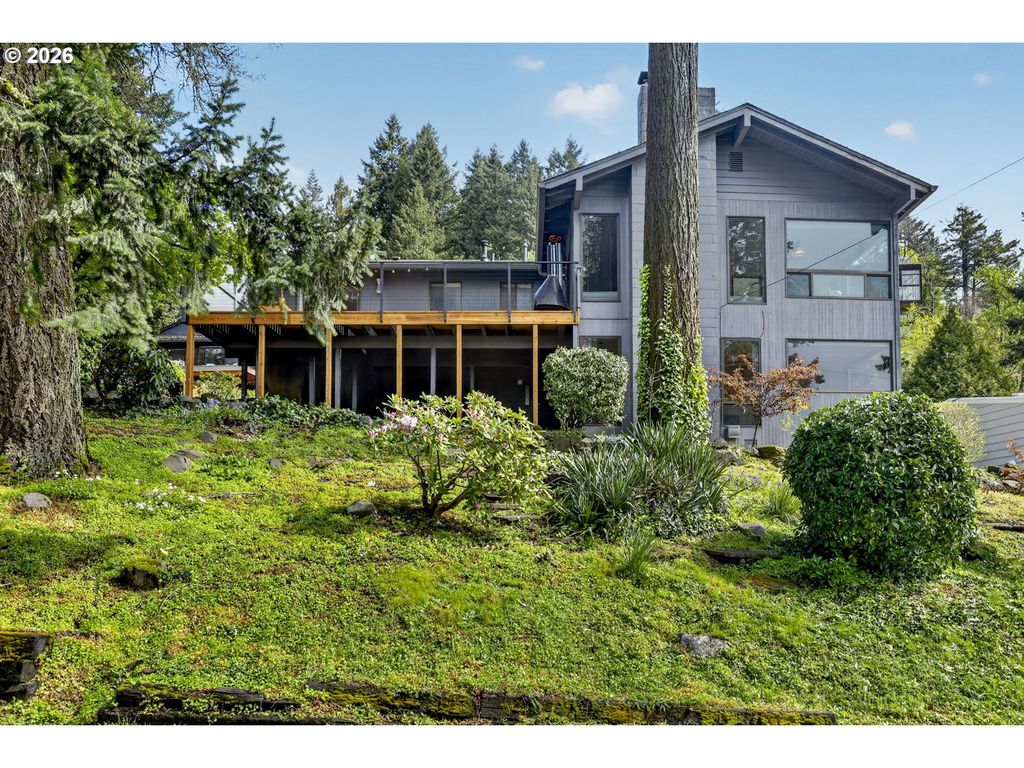 4308 Sw CHESAPEAK Ave, Portland, OR 97239