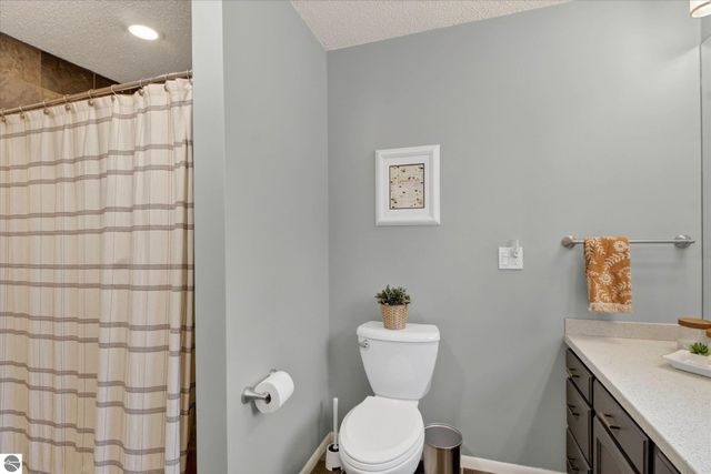 980 Glencoe Road, Alma, MI 48801