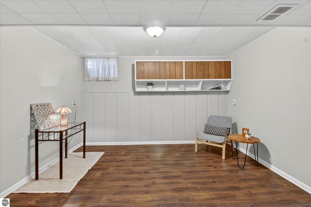 980 Glencoe Road, Alma, MI 48801