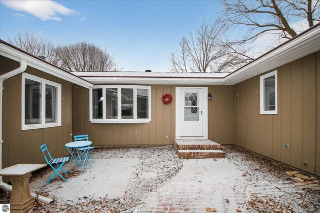 980 Glencoe Road, Alma, MI 48801