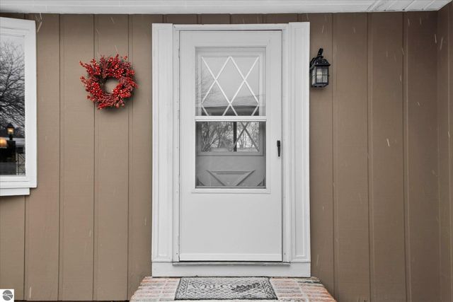 980 Glencoe Road, Alma, MI 48801