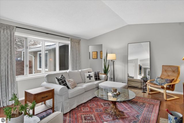 980 Glencoe Road, Alma, MI 48801