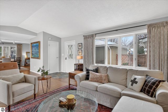 980 Glencoe Road, Alma, MI 48801