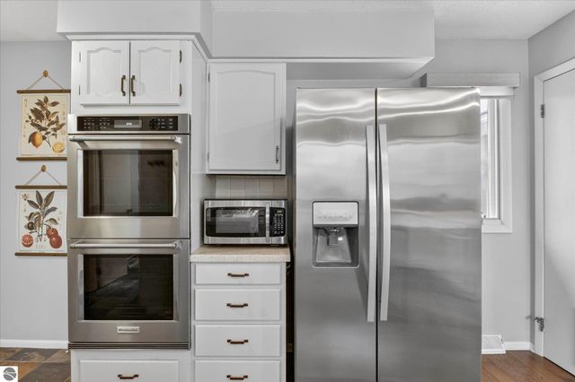 980 Glencoe Road, Alma, MI 48801