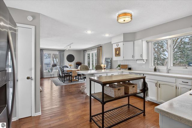 980 Glencoe Road, Alma, MI 48801