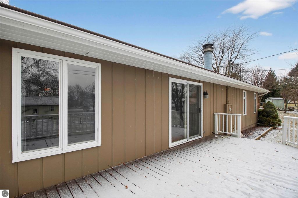 Image 28 of property listing at 980 Glencoe Road, Alma, MI 48801