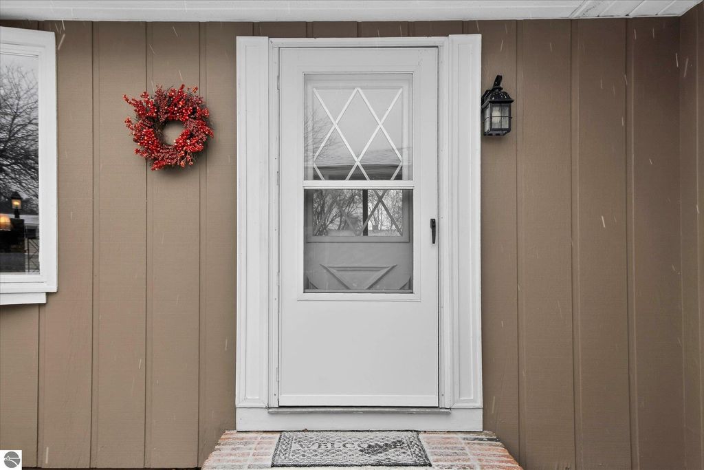 Image 40 of property listing at 980 Glencoe Road, Alma, MI 48801