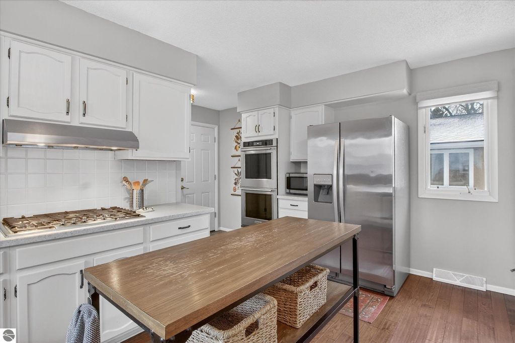 Image 53 of property listing at 980 Glencoe Road, Alma, MI 48801