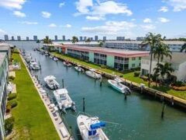 117 Lehane Terrace 210, North Palm Beach, FL 33408