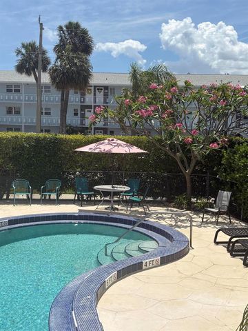 117 Lehane Terrace 210, North Palm Beach, FL 33408