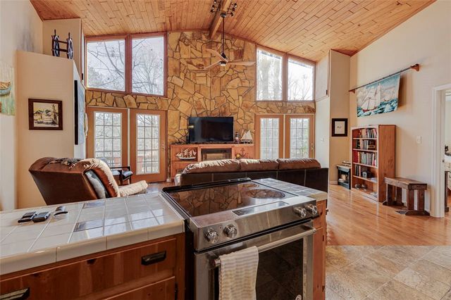 203 Snead Lane, Westminster, SC 29693