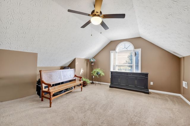 105 Hunterwood Dr, White House, TN 37188