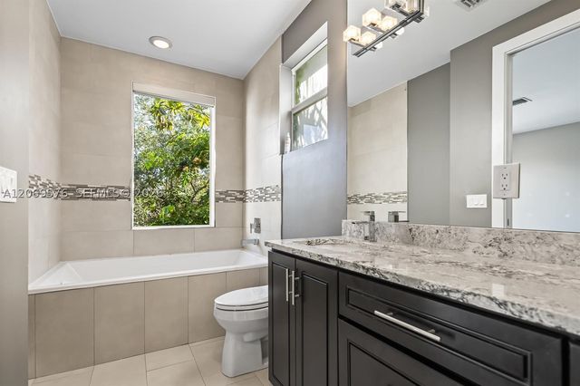 619 SW 17th St 619, Fort Lauderdale, FL 33315