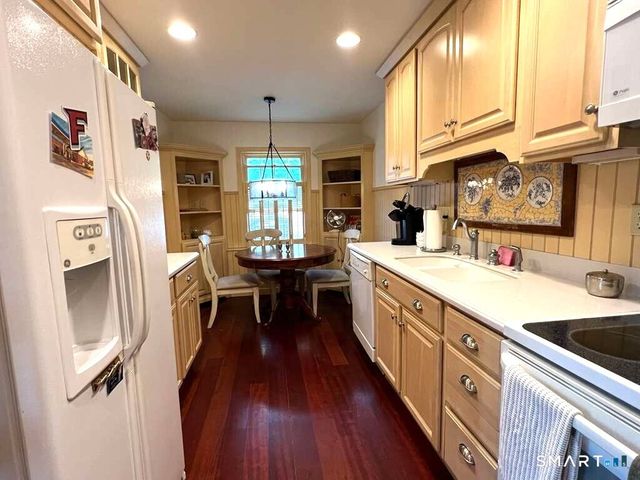 192 Park Street 4, New Canaan, CT 06840