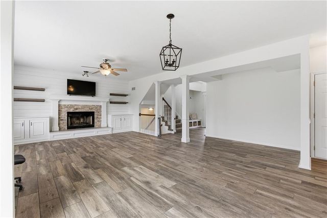 17927 W 158 Street, Olathe, KS 66062