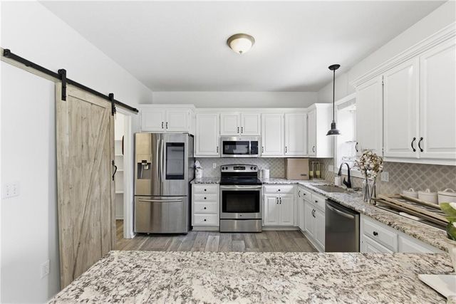 17927 W 158 Street, Olathe, KS 66062