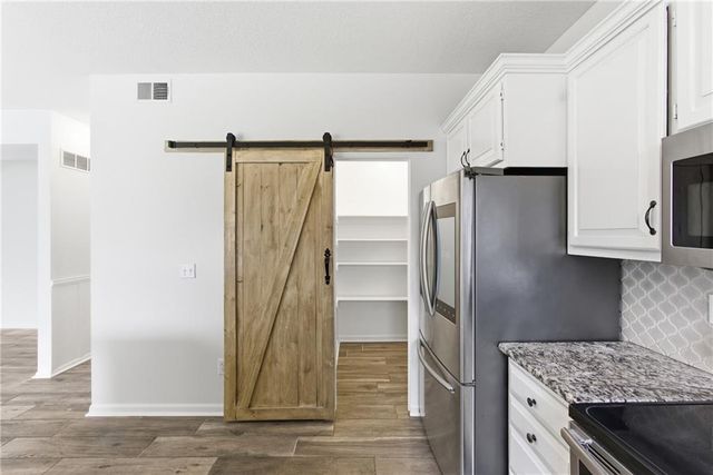 17927 W 158 Street, Olathe, KS 66062