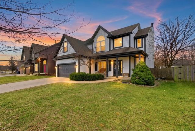 17927 W 158 Street, Olathe, KS 66062