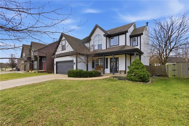 17927 W 158 Street, Olathe, KS 66062