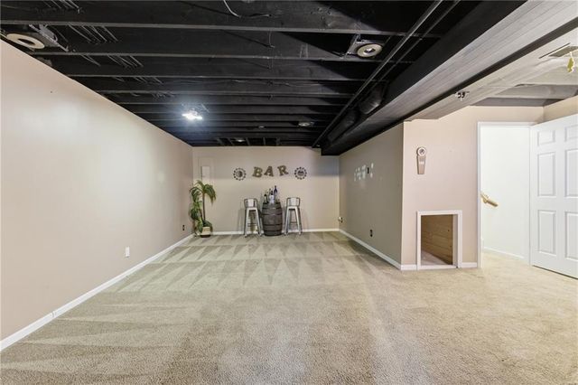 17927 W 158 Street, Olathe, KS 66062