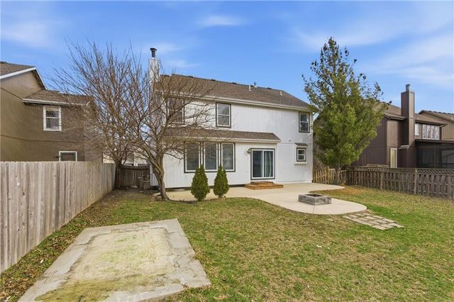 17927 W 158 Street, Olathe, KS 66062