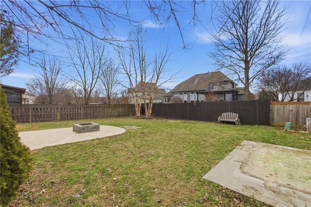 17927 W 158 Street, Olathe, KS 66062