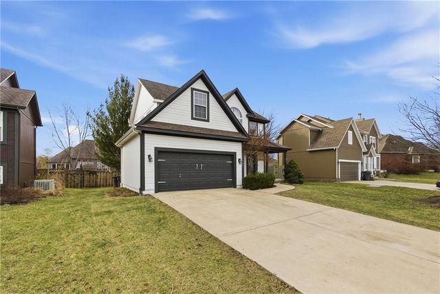 17927 W 158 Street, Olathe, KS 66062