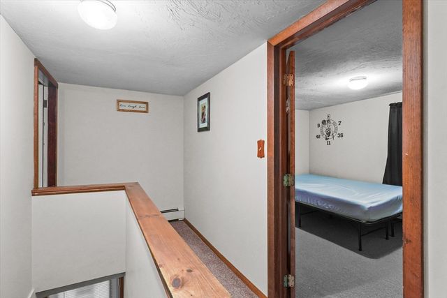 28 Lennon St, Gardner, MA 01440