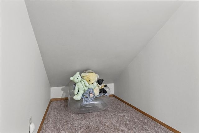 28 Lennon St, Gardner, MA 01440