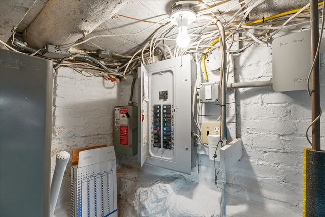 28 Lennon St, Gardner, MA 01440