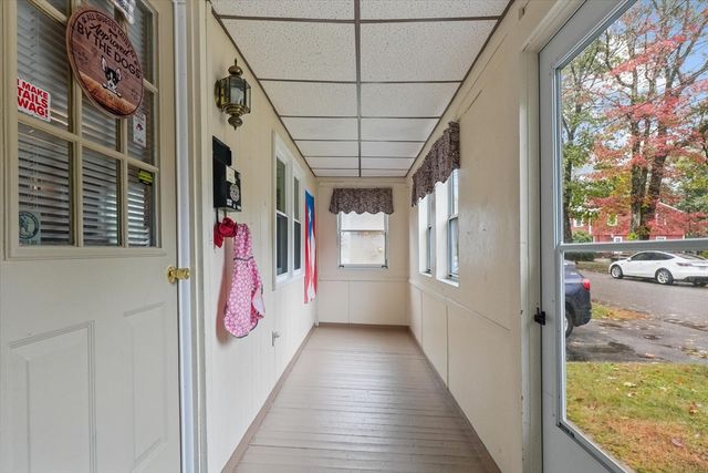 28 Lennon St, Gardner, MA 01440