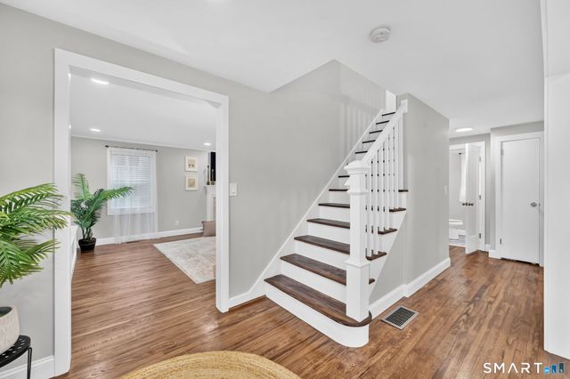 30 Avondale Road, West Hartford, CT 06117