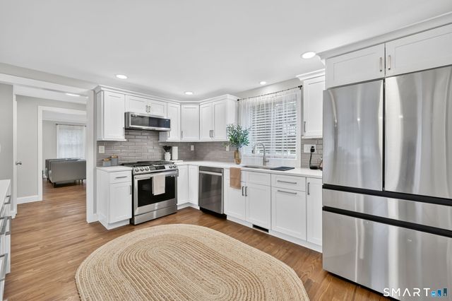 30 Avondale Road, West Hartford, CT 06117