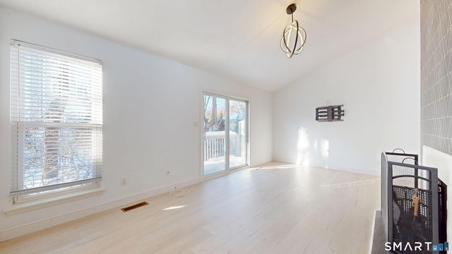 10 Glenview Drive 10, Cromwell, CT 06416