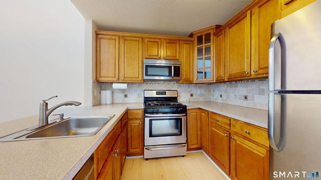 10 Glenview Drive 10, Cromwell, CT 06416