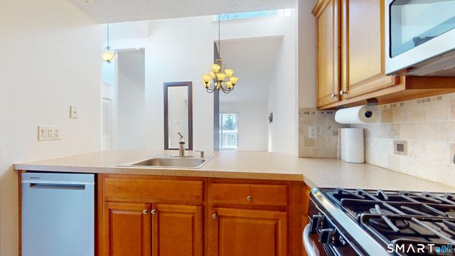 10 Glenview Drive 10, Cromwell, CT 06416