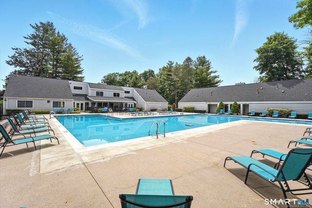 10 Glenview Drive 10, Cromwell, CT 06416