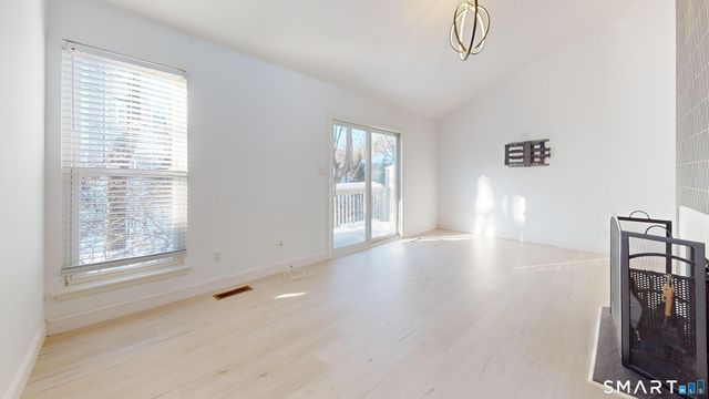 10 Glenview Drive 10, Cromwell, CT 06416