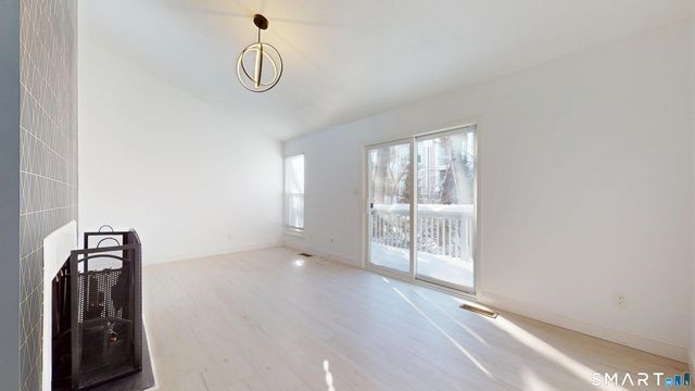 10 Glenview Drive 10, Cromwell, CT 06416