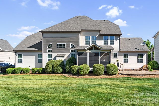 8480 Penton Place, Harrisburg, NC 28075