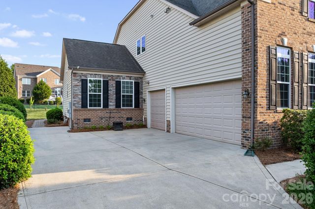 8480 Penton Place, Harrisburg, NC 28075
