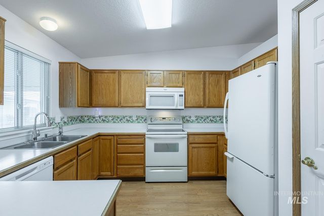 346 B St, Nampa, ID 83651