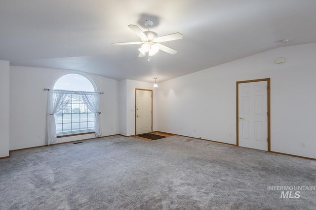 346 B St, Nampa, ID 83651