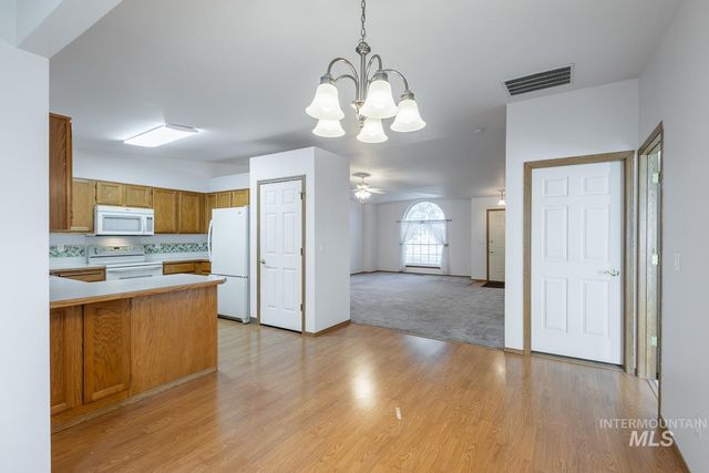 346 B St, Nampa, ID 83651