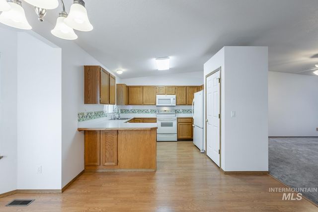 346 B St, Nampa, ID 83651