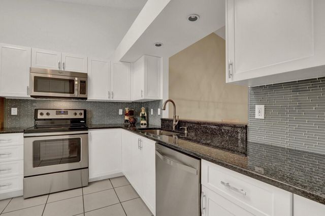 9904 Summerbrook Terrace B, Boynton Beach, FL 33437